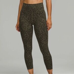 Lululemon Base Pace 25" Interwined Camo
Medium Olive Multi Leggings